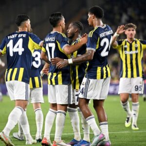 fenerbahcenin evinde bilegi bukulmuyor Bd8jNvbc