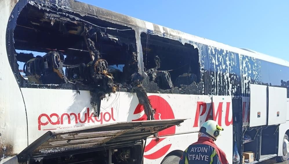 aydinda yolcu otobusunde yangin H3yACGLJ