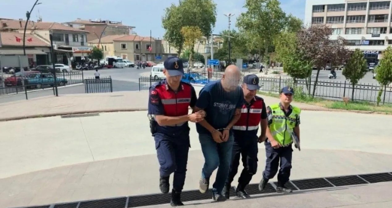 izmirde sahte polis kimligiyle yakalanan belediye calisani serbest birakildi VGLrCkpf