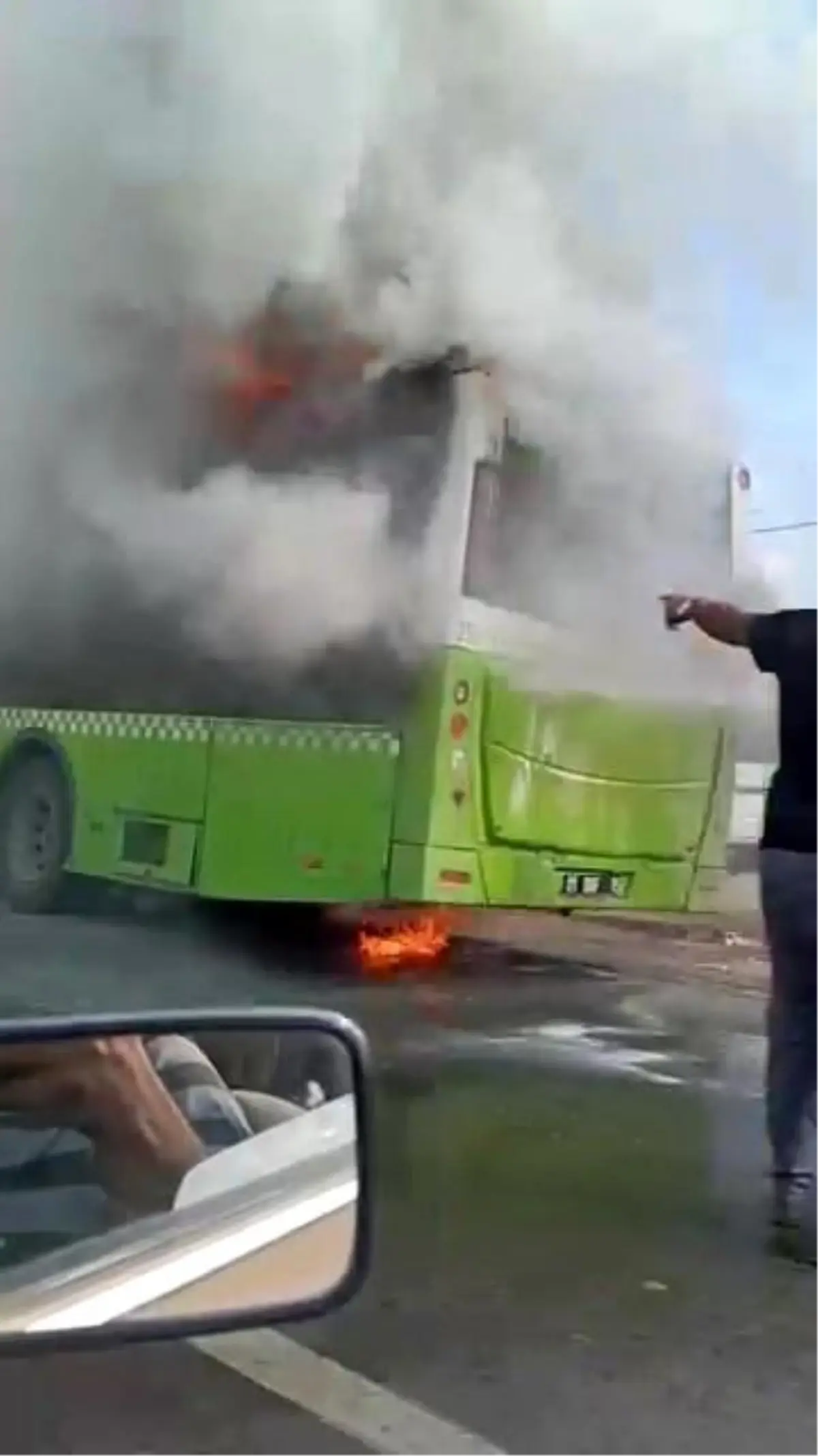 adanada halk otobusu yangin cikardi RajImQHD.jpg