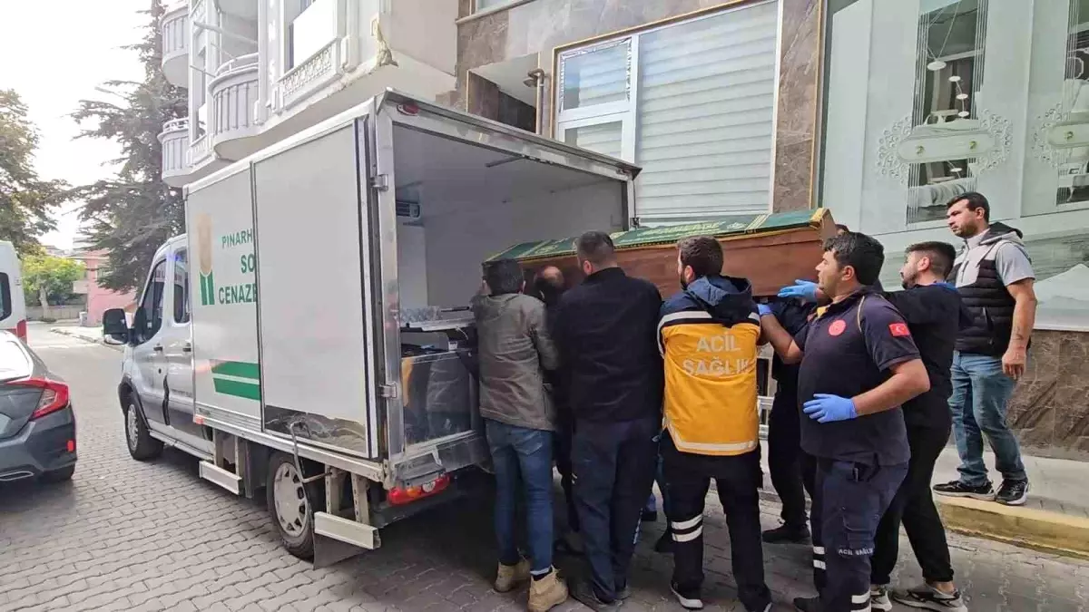 asansor bosluguna dusen usta hayatini kaybetti zXdAG1IM