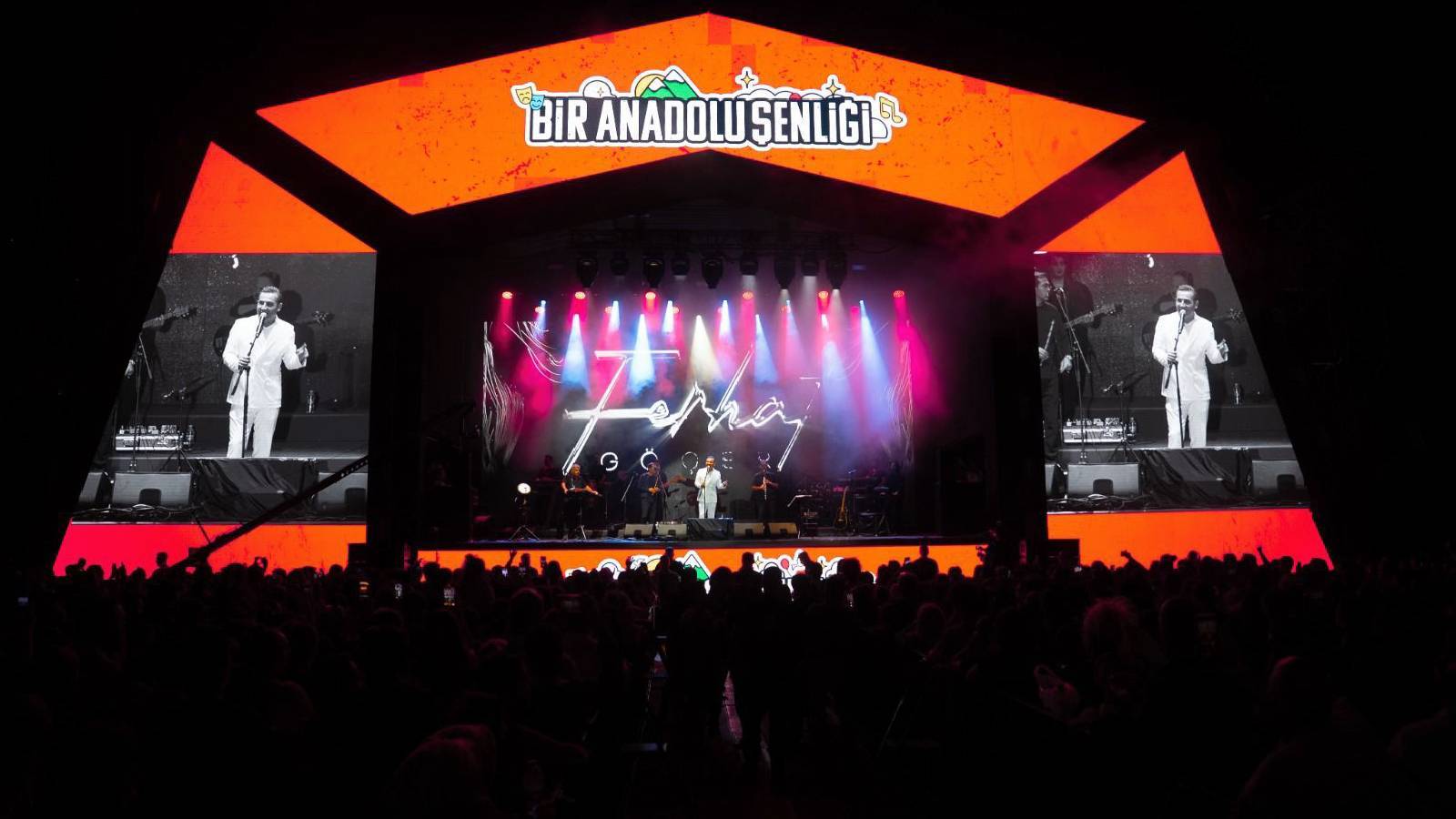 bir anadolu senligi bes sehirde 898 bin 608 kisi sanatla bulustu eRezk1rO