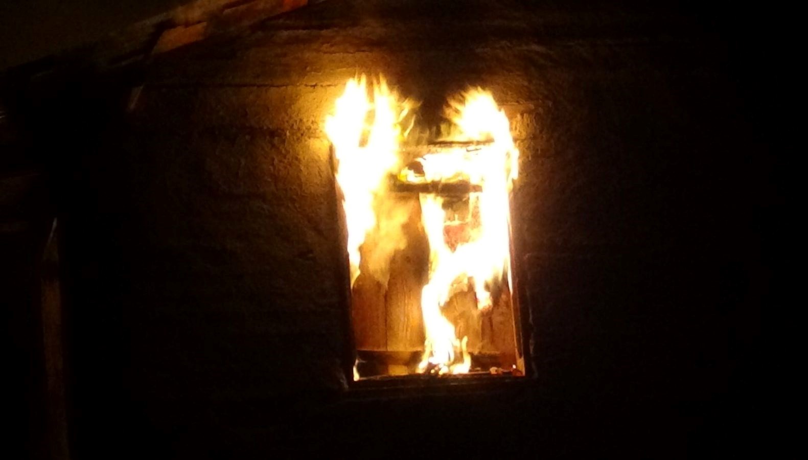 boluda samanlik alev alev yandi ID72CPLn