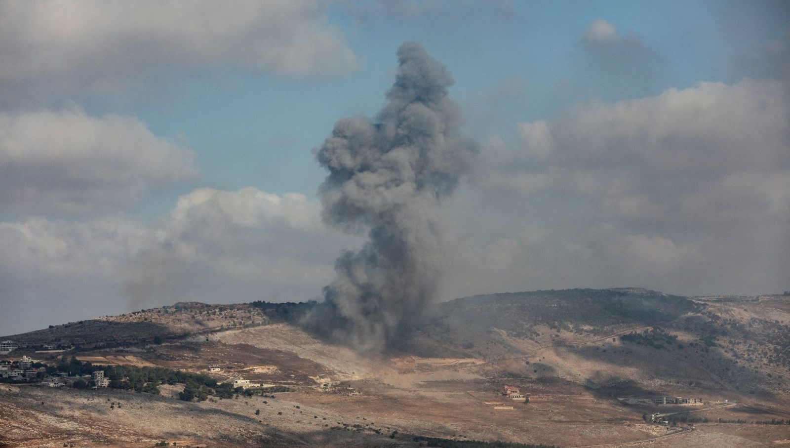 israilden lubnana hava saldirisi YFwi6dQu