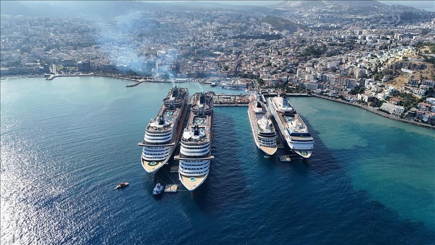 istanbulda kruvaziyer limanlarinda 410 binden fazla yolcu agirlandi L9fJmTeD