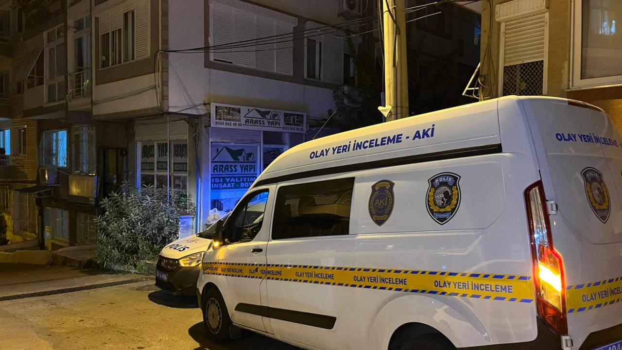 izmirde dini nikahla yasadigi esini tabanca ile yaraladi Vw4AdiUs.jpg