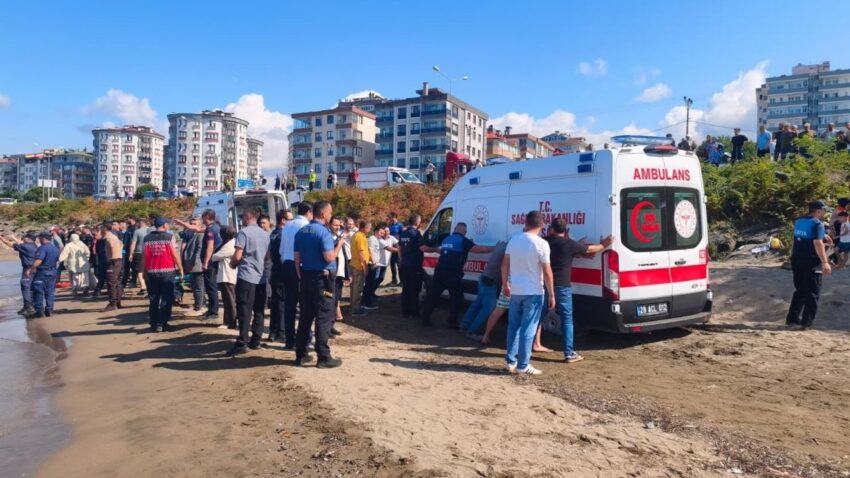 Bogulma tehlikesi gecirenleri kurtarmak isteyen 2 kisi oldu yVvUrltM